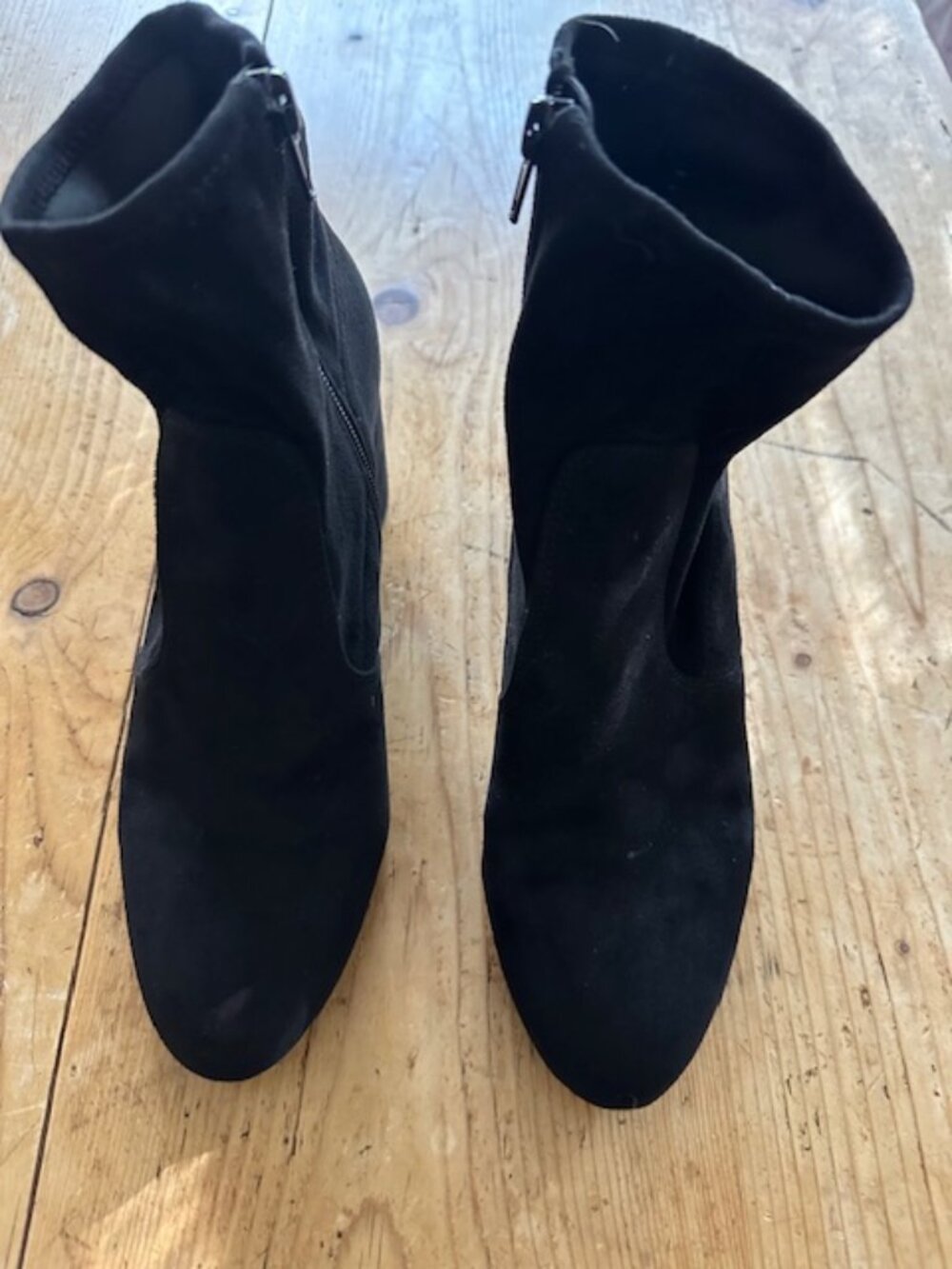 Kelly & Katie Black Zip Boots Size 8